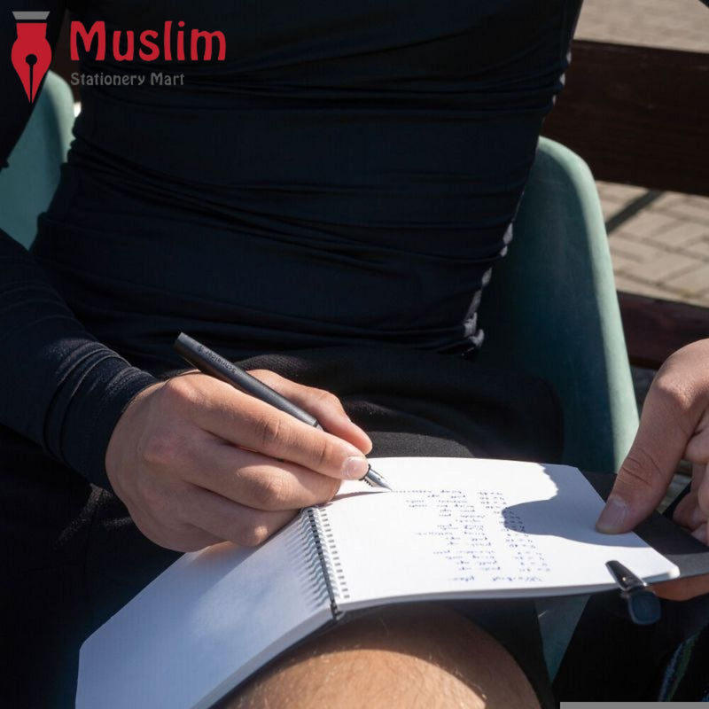 Tomo Schneider Black